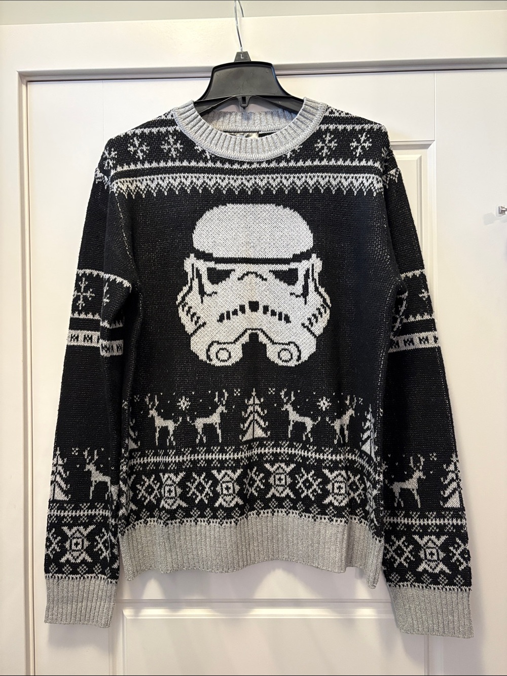 Warehouse One NWT Star Wars Original Stormtrooper Christmas sweaters size M. - Picture 2 of 10